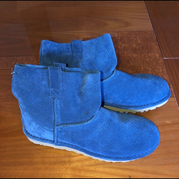 UGG Shoes - UGG Mini Boot